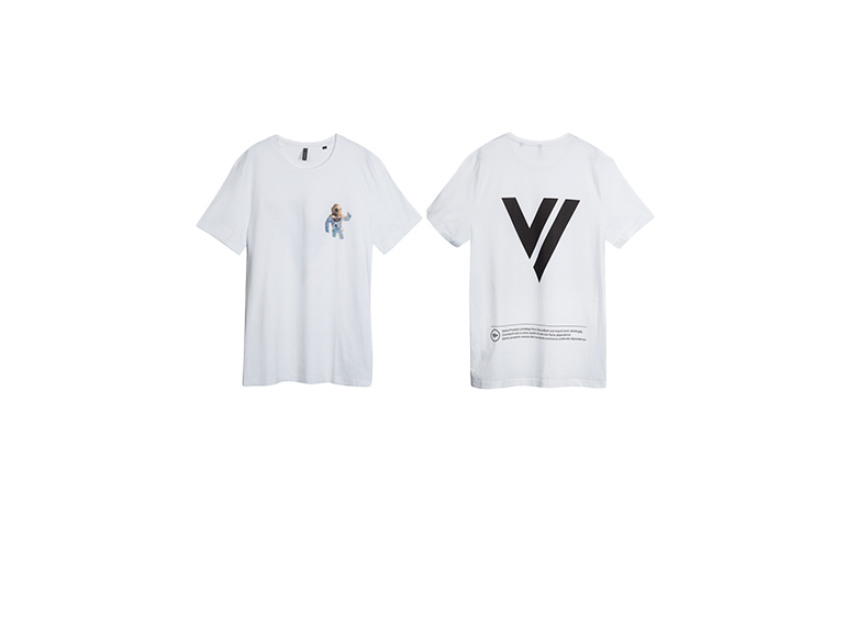 white t shirt l